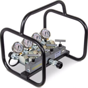 CONJUNTO DE MANIFOLD CON VALVULAS DE CONTROL C/ACOPLES, MANOMETROS Y CANASTILLO S/ACCION DE 4 VIAS